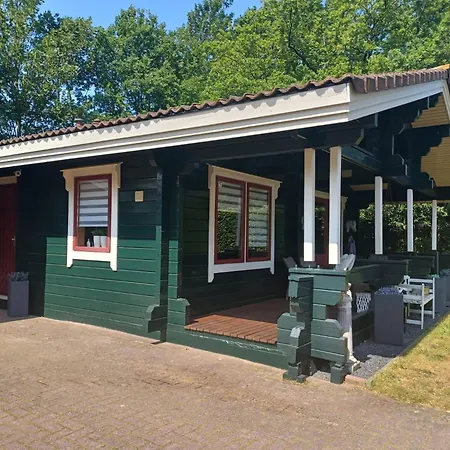 Met Omheinde Tuin Op De Veluwe, Cleaning Included *