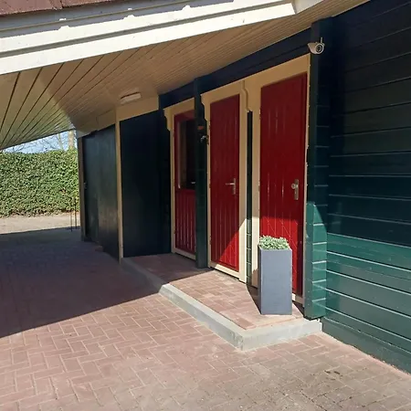Met Omheinde Tuin Op De Veluwe, Cleaning Included Дом отдыха