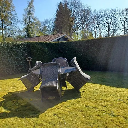 Met Omheinde Tuin Op De Veluwe, Cleaning Included Дом отдыха *