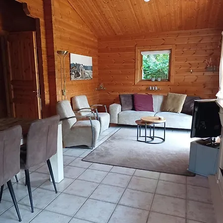 Met Omheinde Tuin Op De Veluwe, Cleaning Included Хульсхорст